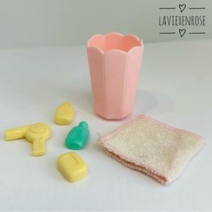 1995 Barbie “So Much To Do” Bathroom Set Accessories